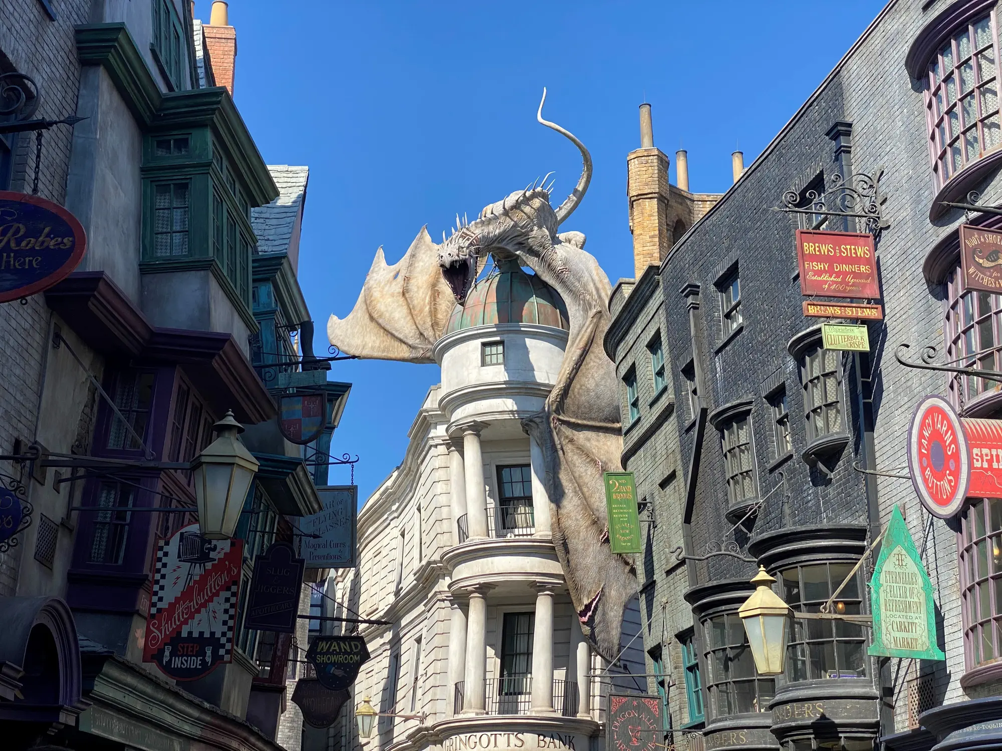 Gringotts dragon above Diagon Alley